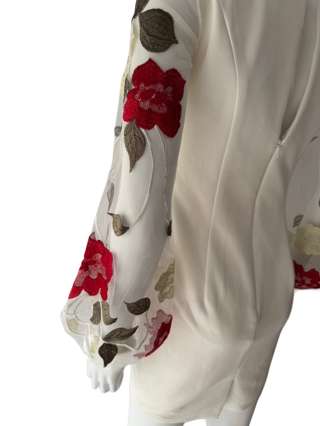 【107】刺繍 長袖 ミニ丈 タイト ミニドレス