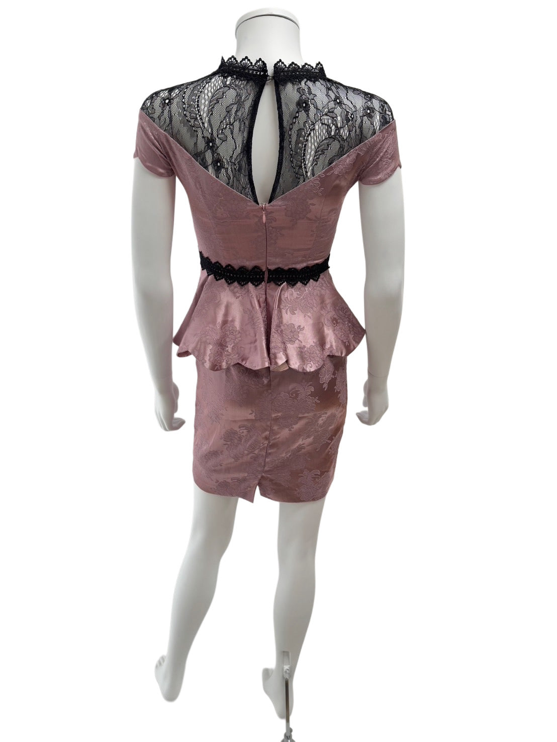 【121】ハイネック 袖あり ペプラム レース ミニ丈 ミニドレス ROBE de FLEURS