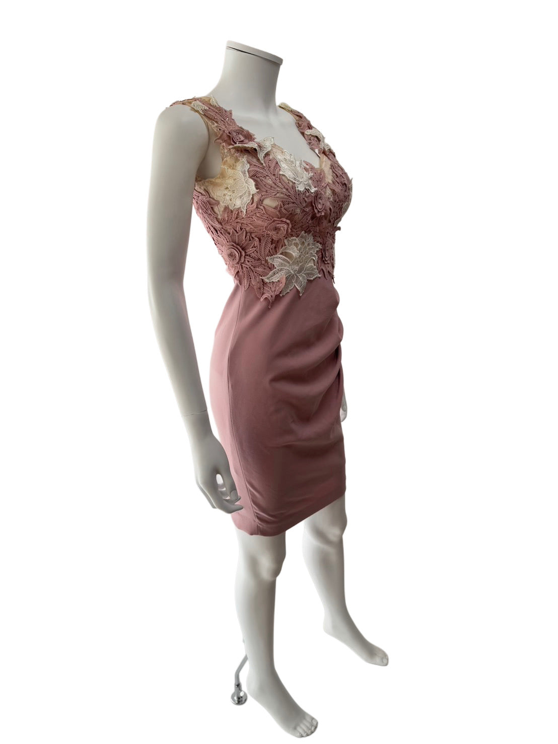 【108】レース ノースリーブ サイドギャザー ひざ丈 ミディアムドレス JEAN MACLEAN