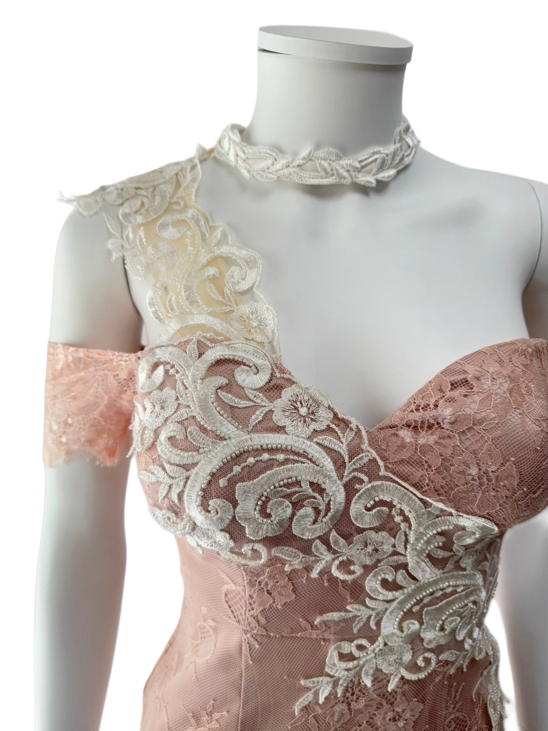 【137】レース オフショルダー シースルー ひざ丈 ミディアムドレス DEA.by ROBE de FLEURS