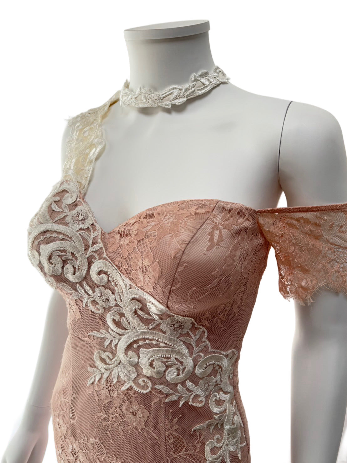 【137】レース オフショルダー シースルー ひざ丈 ミディアムドレス DEA.by ROBE de FLEURS