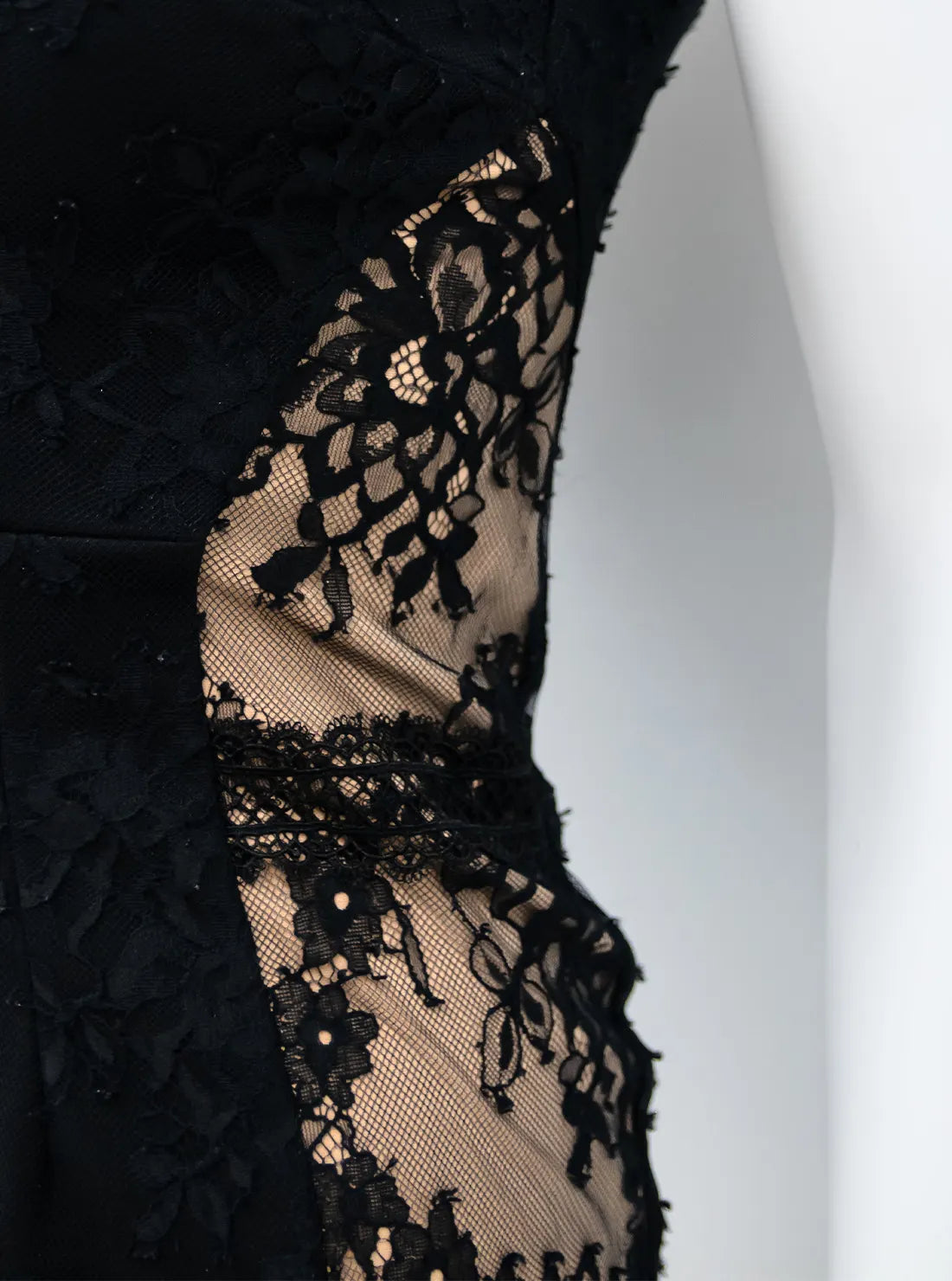 総レース キャミソール ビジュー ひざ丈 ミディアムドレス キャバドレス an | et toi（エトワ） レンタルキャバドレス