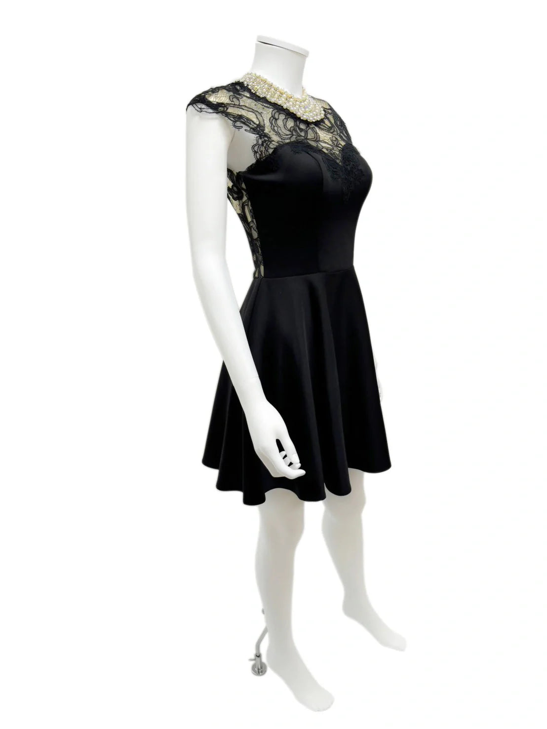 ハイネック フレア レース ビジュー ミニドレス キャバドレス ANGEL R | et toi（エトワ） レンタルキャバドレス