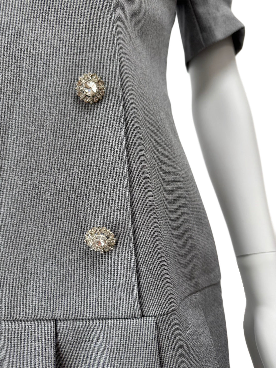 【161】プリーツ 袖あり 襟付き Vネック ミニドレス an