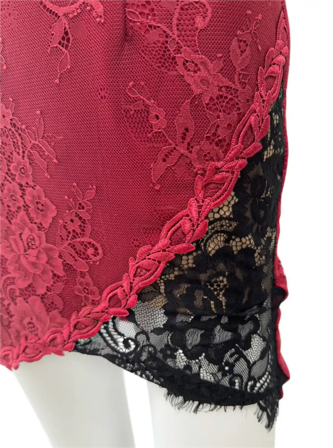 キャミソール ネックリボン スリット レース ビジュー タイト ミニドレス キャバドレス ROBE de FLEURS Glossy | et toi（エトワ） レンタルキャバドレス